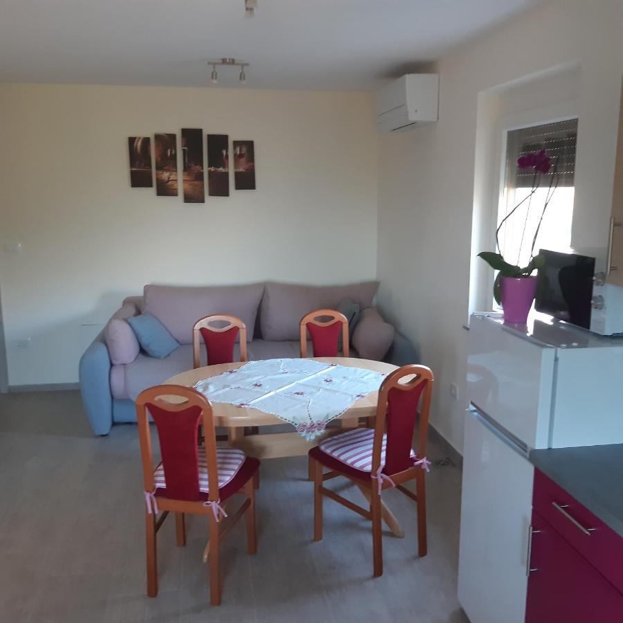Apartma In Sobe Pilih Випава Экстерьер фото